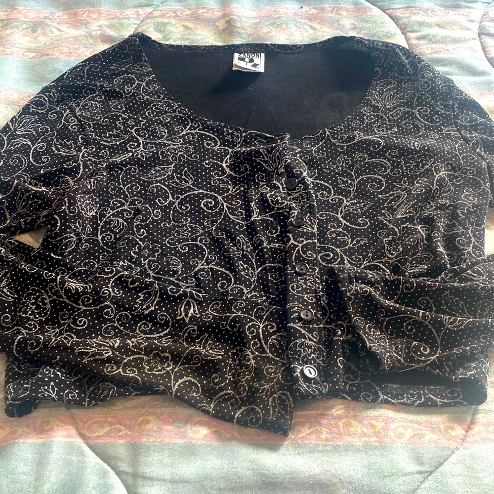 Elegant blouse, petite 14, long sleeve, good for especial ocasions. Dry clean.